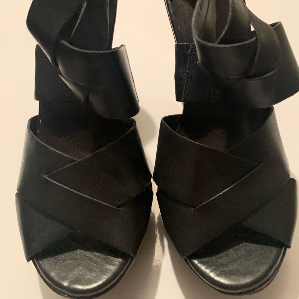 Black strapped wedges